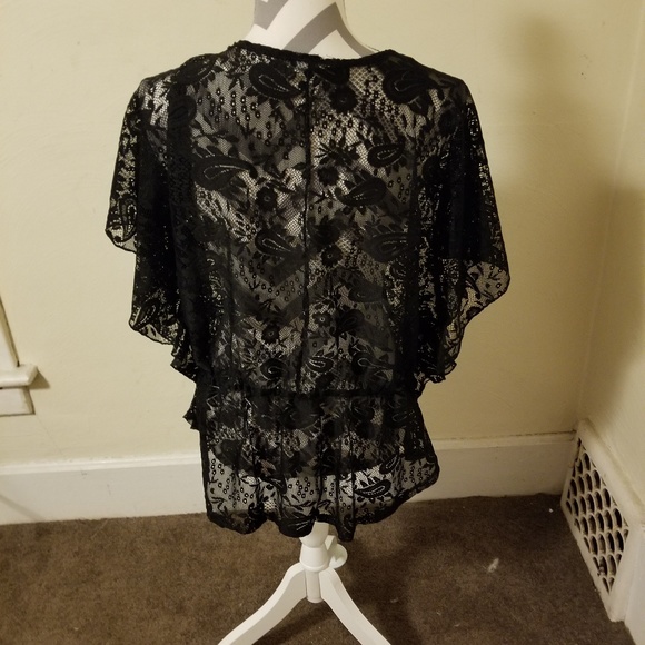 A stunning see through blouse! - Picture 2 of 3